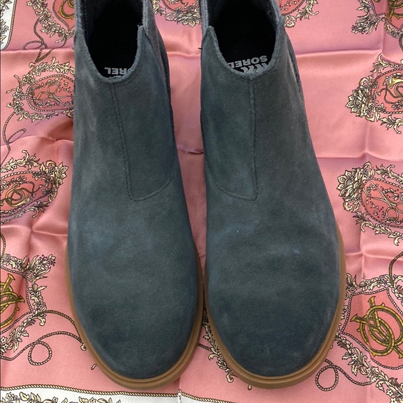W’s Sorel Suede Chelsea Boots - Dark Gray - Picture 3 of 5